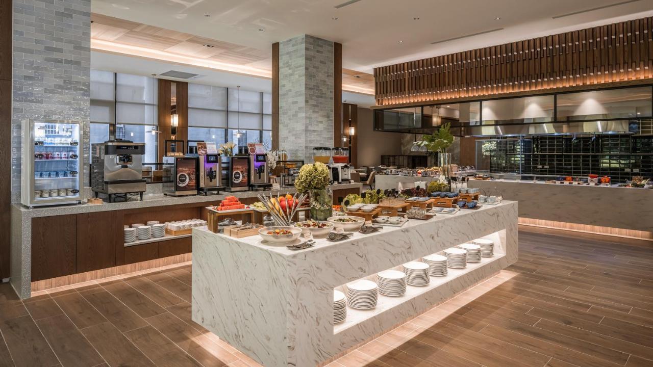Grand Banyan Hotel Тайнань Экстерьер фото