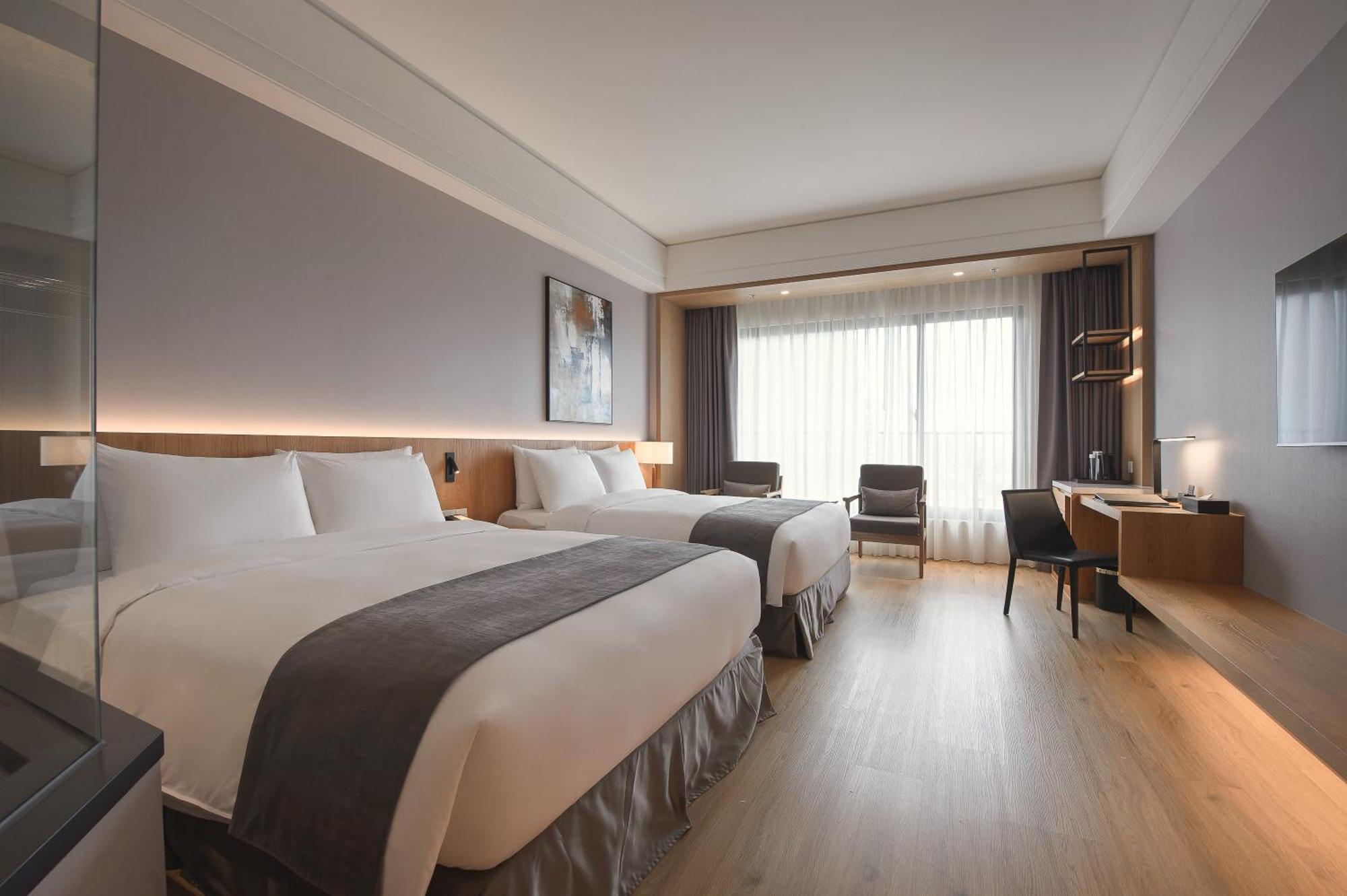 Grand Banyan Hotel Тайнань Экстерьер фото